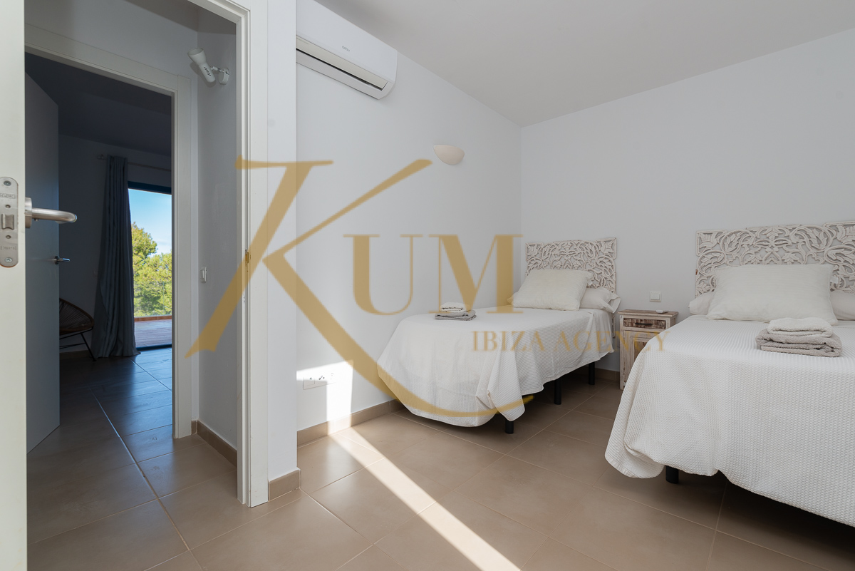 Encantadora Casa Adosada con Vistas al Mar | Alquiler Invierno Ibiza