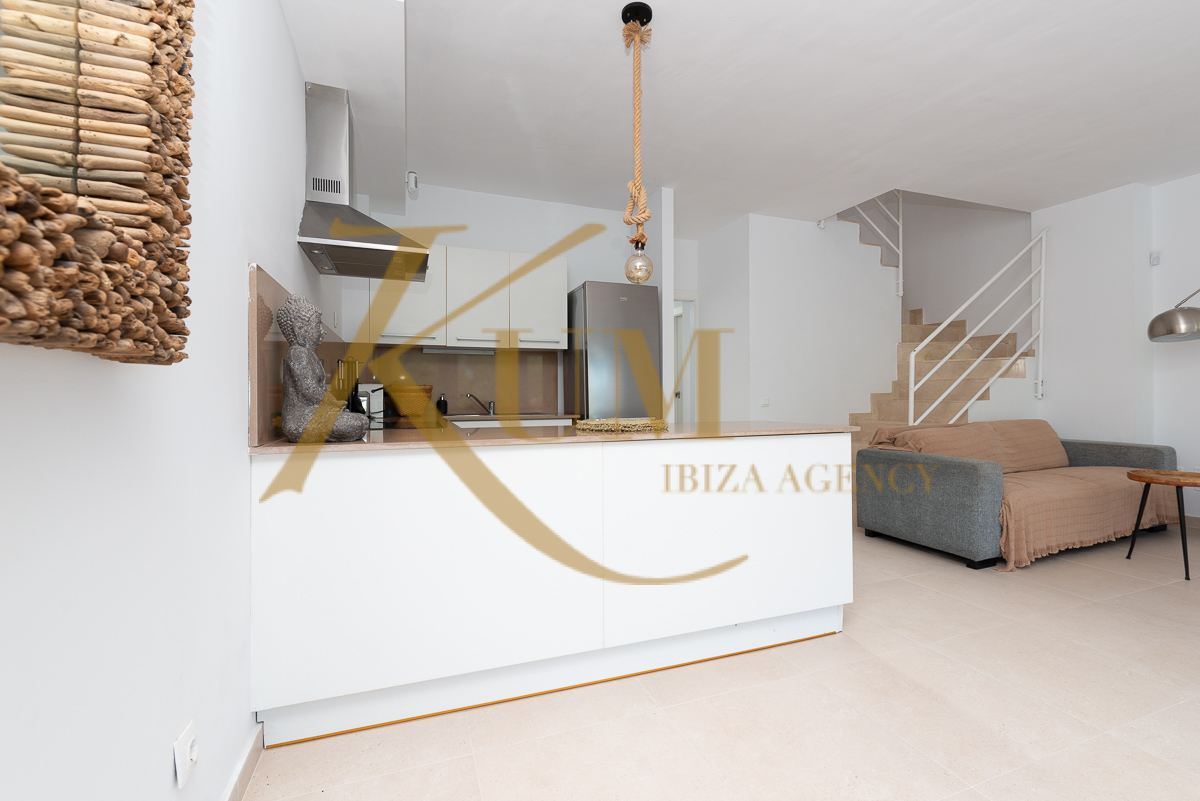 Encantadora Casa Adosada con Vistas al Mar | Alquiler Invierno Ibiza