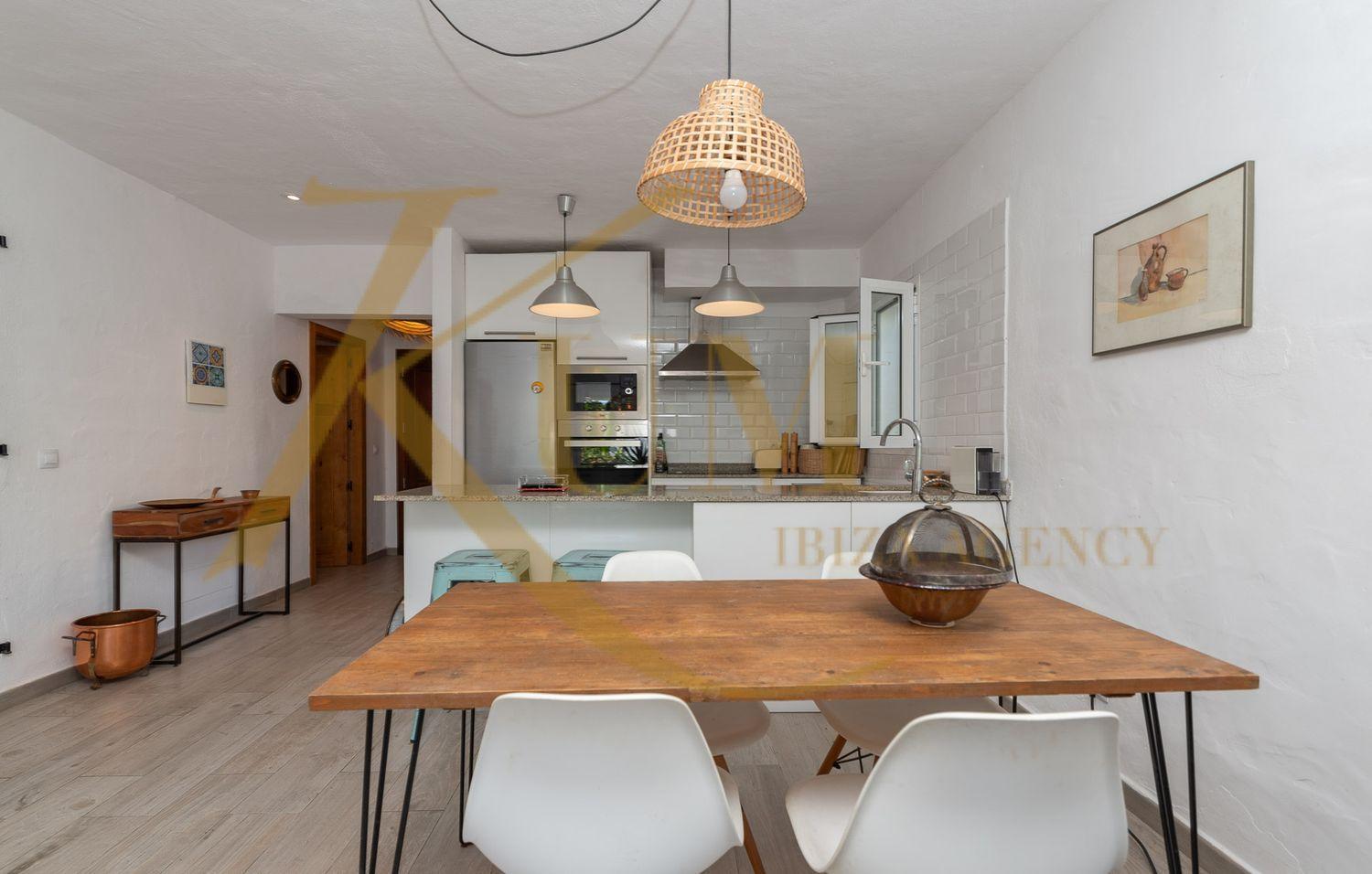 Apartment available from October to May.