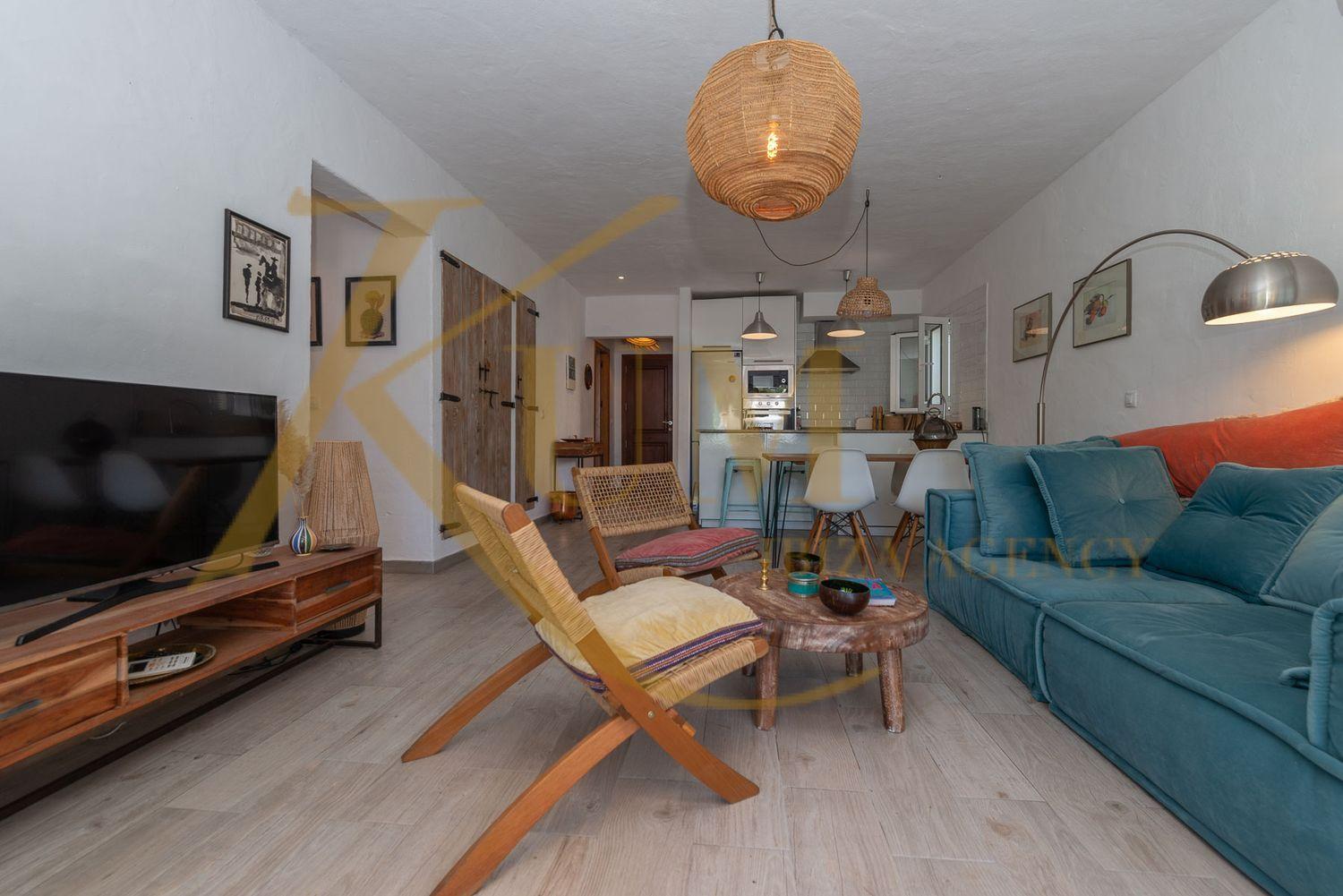 Apartment available from October to May.