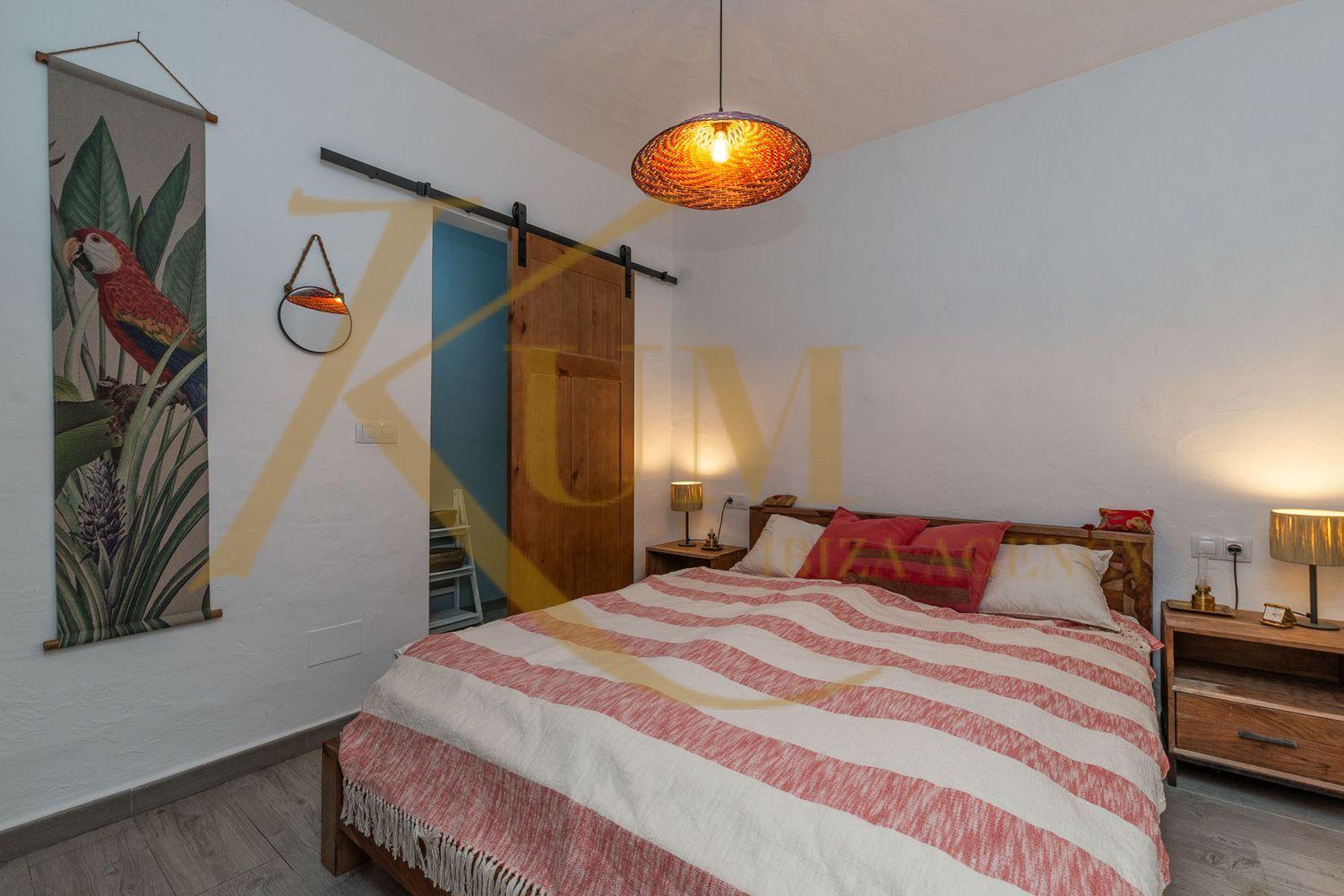 Apartment available from October to May.