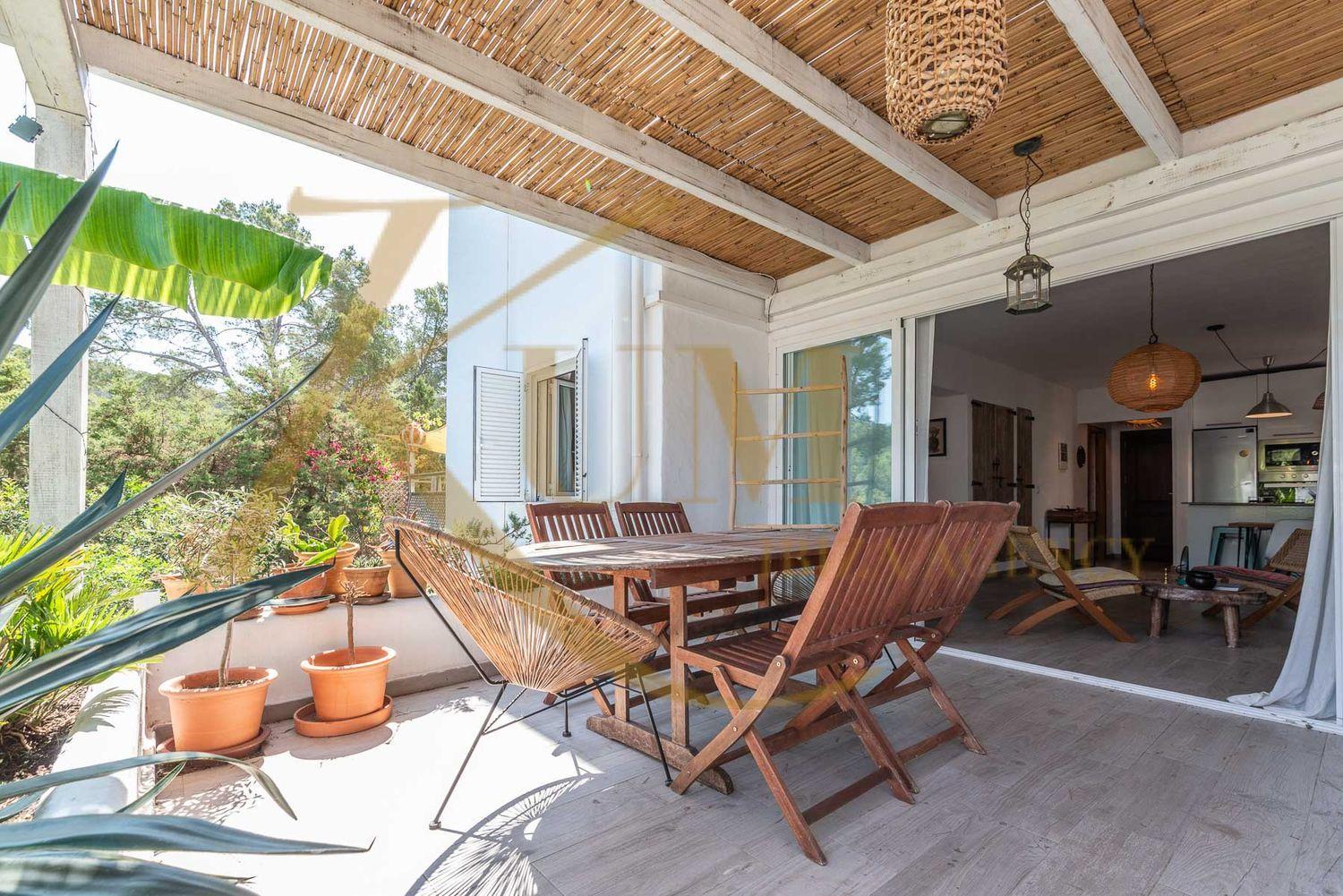 Apartment available from October to May.