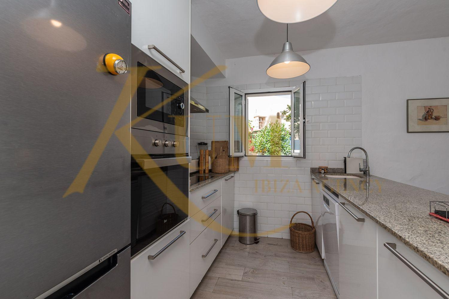 Apartment available from October to May.