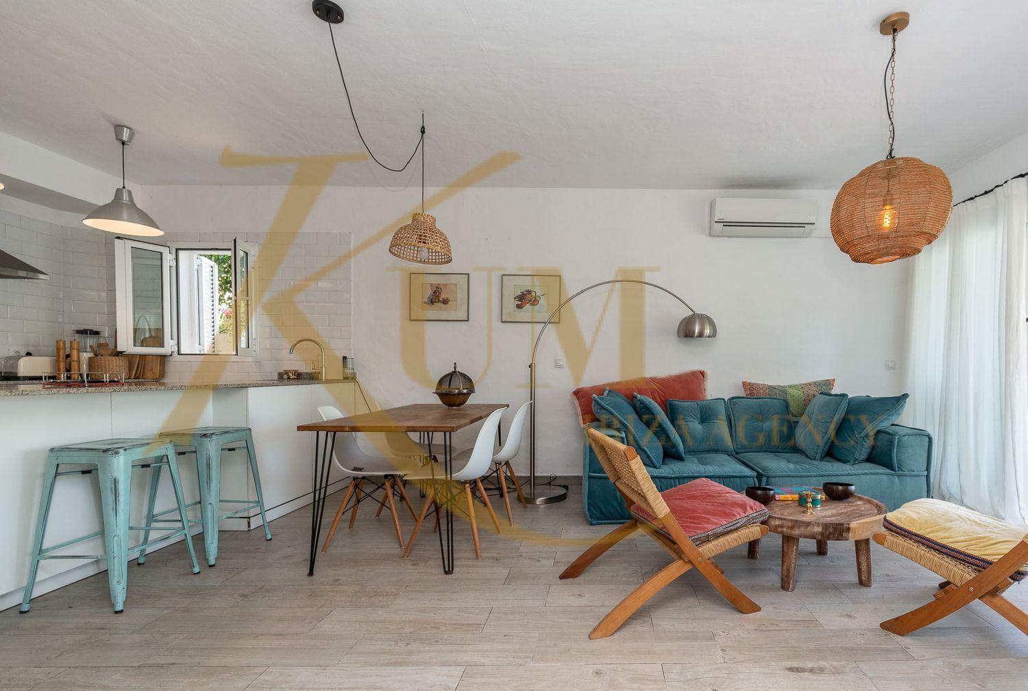 Apartment available from October to May.