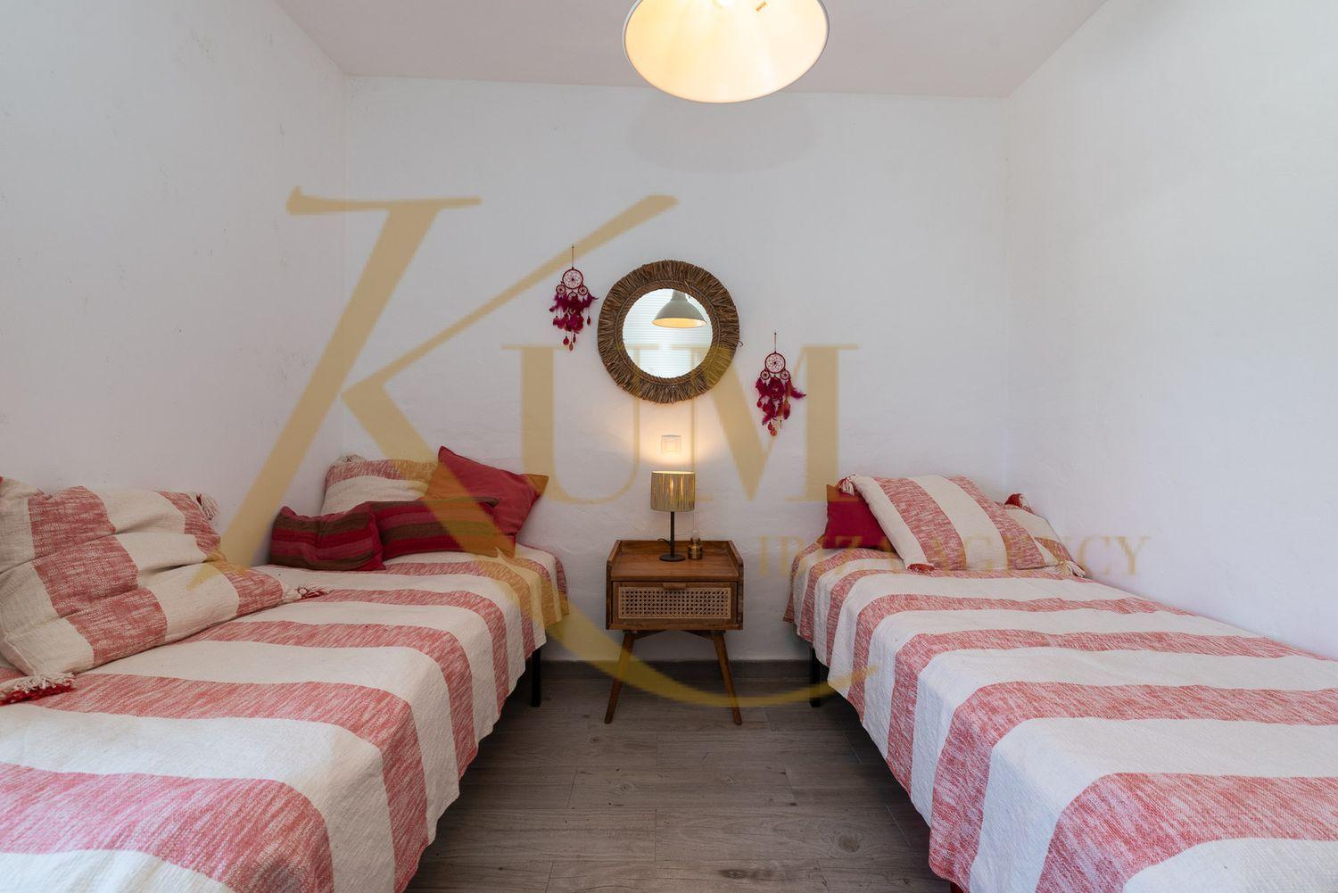 Apartment available from October to May.