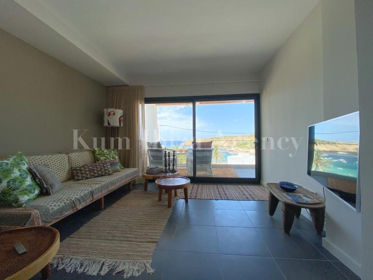 Apartment for rent with sea views.