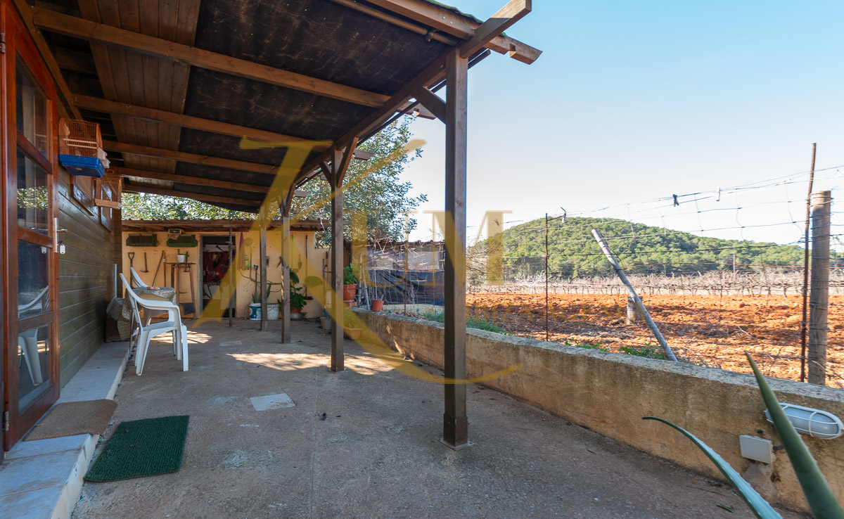 Vivienda única en venta en Sant Mateu d'Albarca: Viñedo Privado y Estilo Ecoagrícola