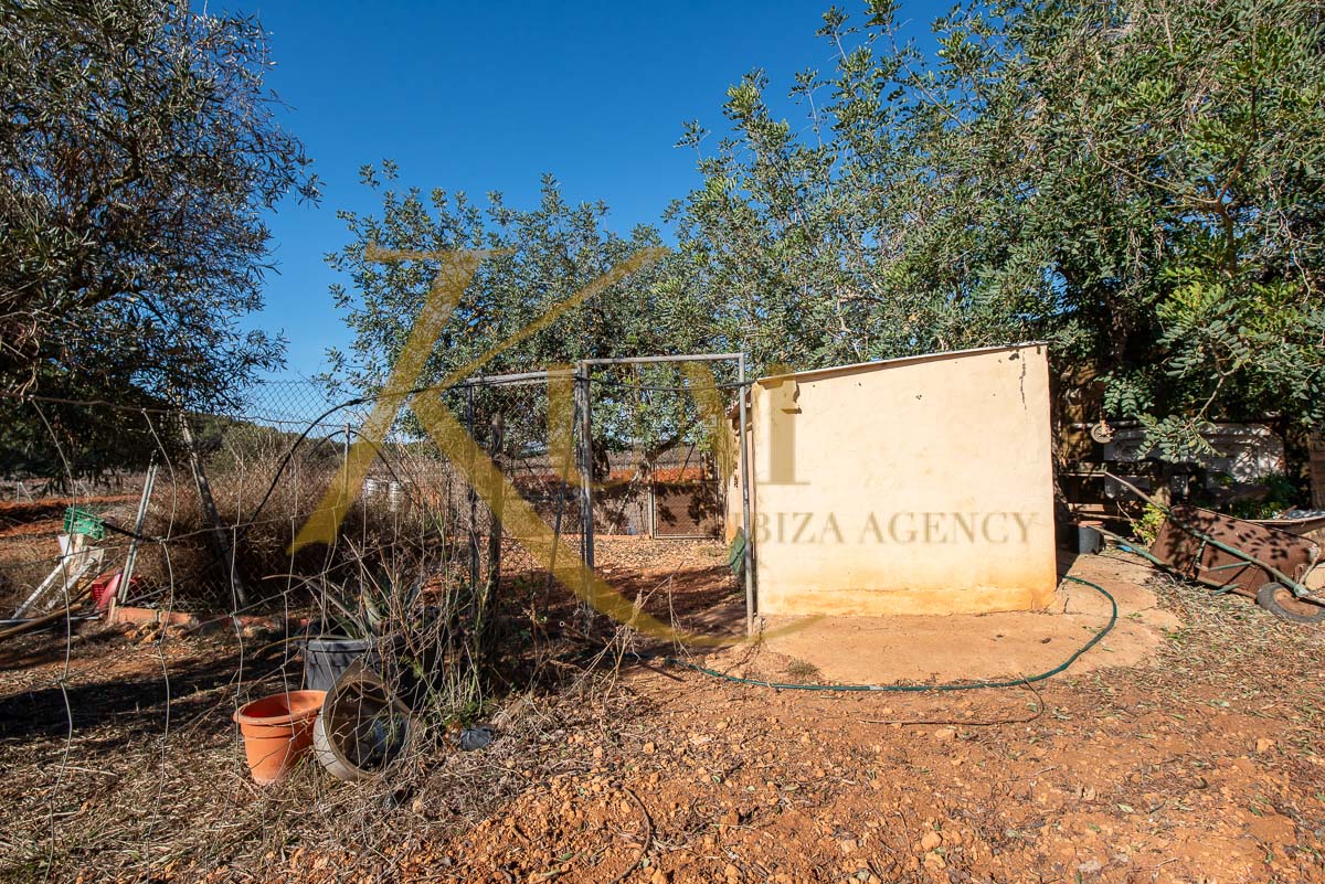 Unique property for sale in Sant Mateu d'Albarca: Private Vineyard and Eco-Agricultural Style