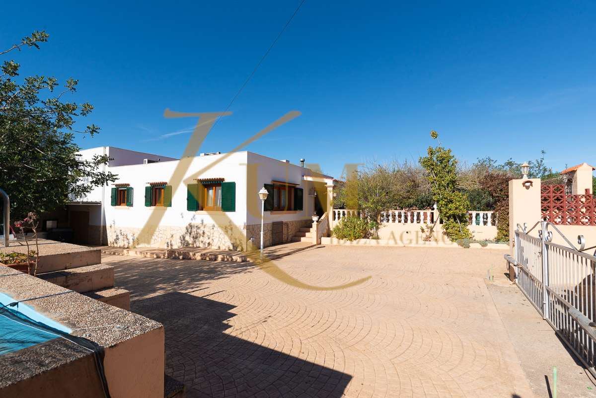 Einzigartige Immobilie zum Verkauf in Sant Mateu d'Albarca: Privater Weinberg und ökologischer landwirtschaftlicher Stil